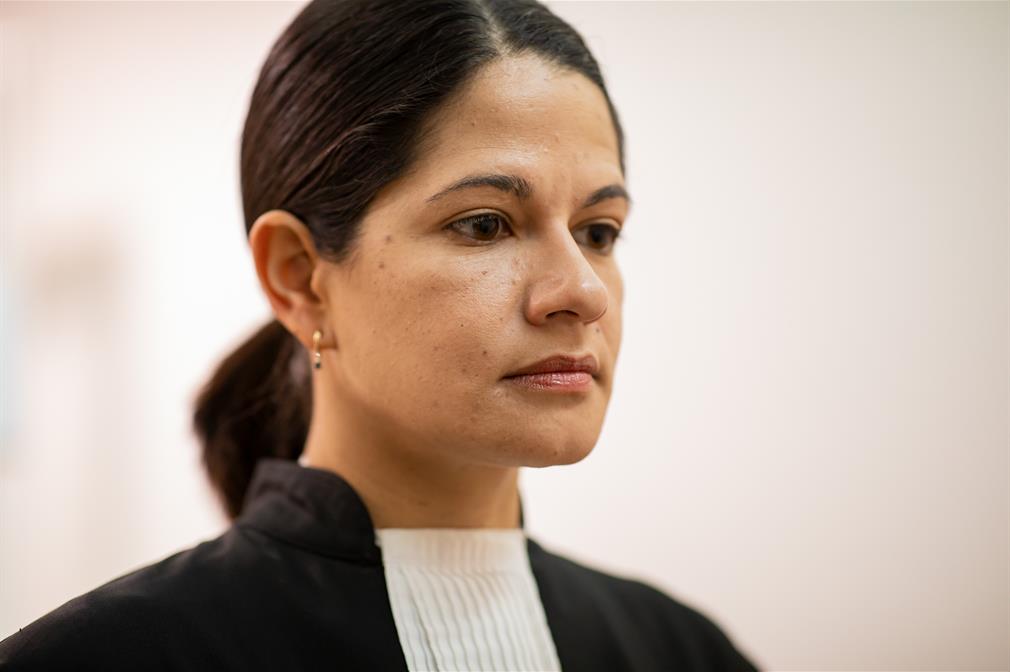 There are so many arguments, interpretations and perspectives when considering a point of law that a large part of our job is to help the judges consider all those elements before making their decision. There are so many arguments, interpretations and perspectives when considering a point of law that a large part of our job is to help the judges consider all those elements before making their decision.