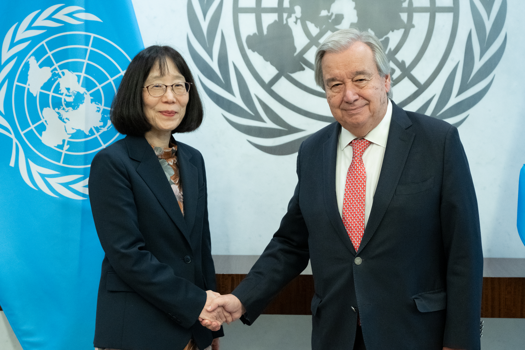 ICC President Tomoko Akane met with UN Secretary-General António Guterres ©UN Photo/Evan Schneider