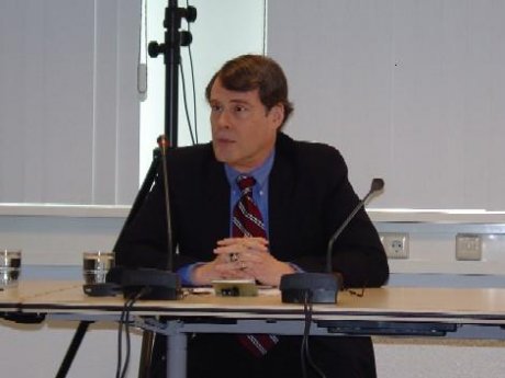 Mr. Patrick J. Treanor presenting the ICC-OTP Guest Lecture at the interim seat of the Court on 29 March 2005.