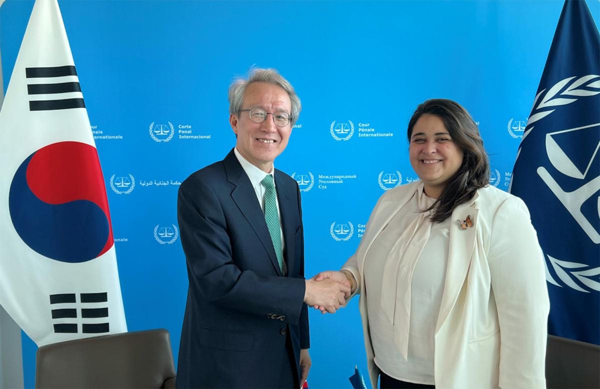 Photo: H.E. Seok-in Hong, Ambassador of the Republic of Korea to the Kingdom of The Netherlands and Dr. Deborah Ruiz Verduzco, Executive Director of the Trust Fund for Victims at the ICC on behalf of the Board of Directors, at the ICC Headquarters in The Hague, The Netherlands.