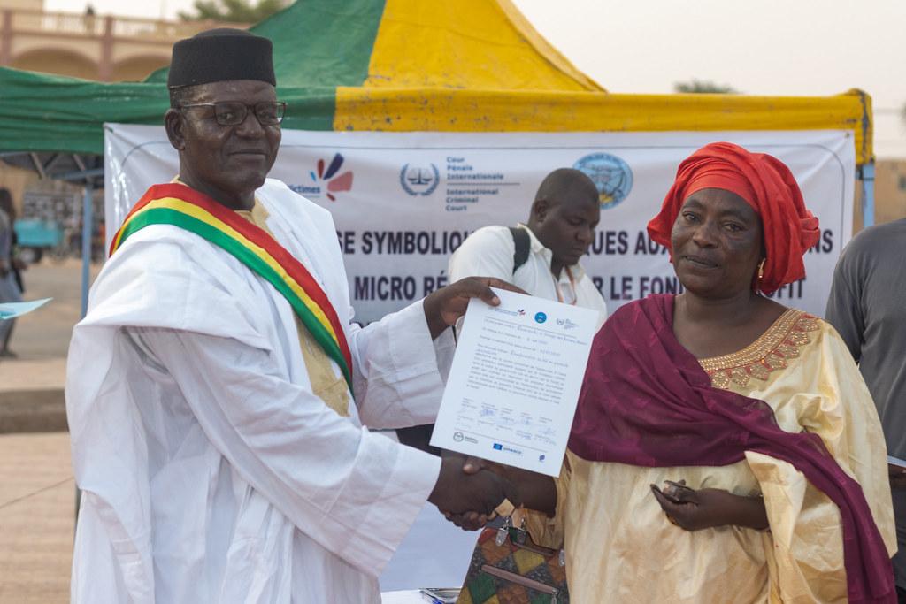 In October 2024, the Trust Fund for Victims formally handed over key collective reparations measures to the community of Timbuktu with the participation of the Mayor, marking an important milestone in the implementation of reparations ordered by the ICC in the Al Mahdi case. Credit: Hameye Touré / TFV 2024.